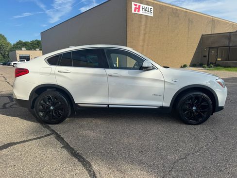 Used 2018 BMW X4 xDrive28i AWD/4WD image 11