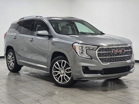 Used 2024 GMC Terrain Denali w/ Denali Premium Package image 2