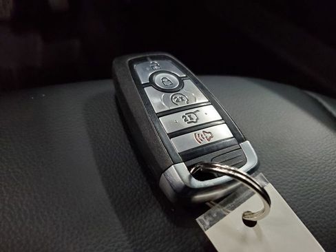 Used 2024 Ford Edge SEL w/ Convenience Package image 32