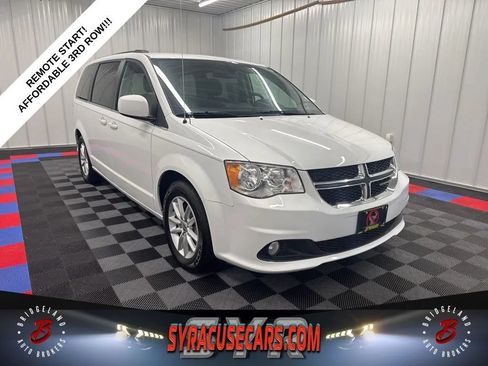 Used 2019 Dodge Grand Caravan SXT FWD image 1