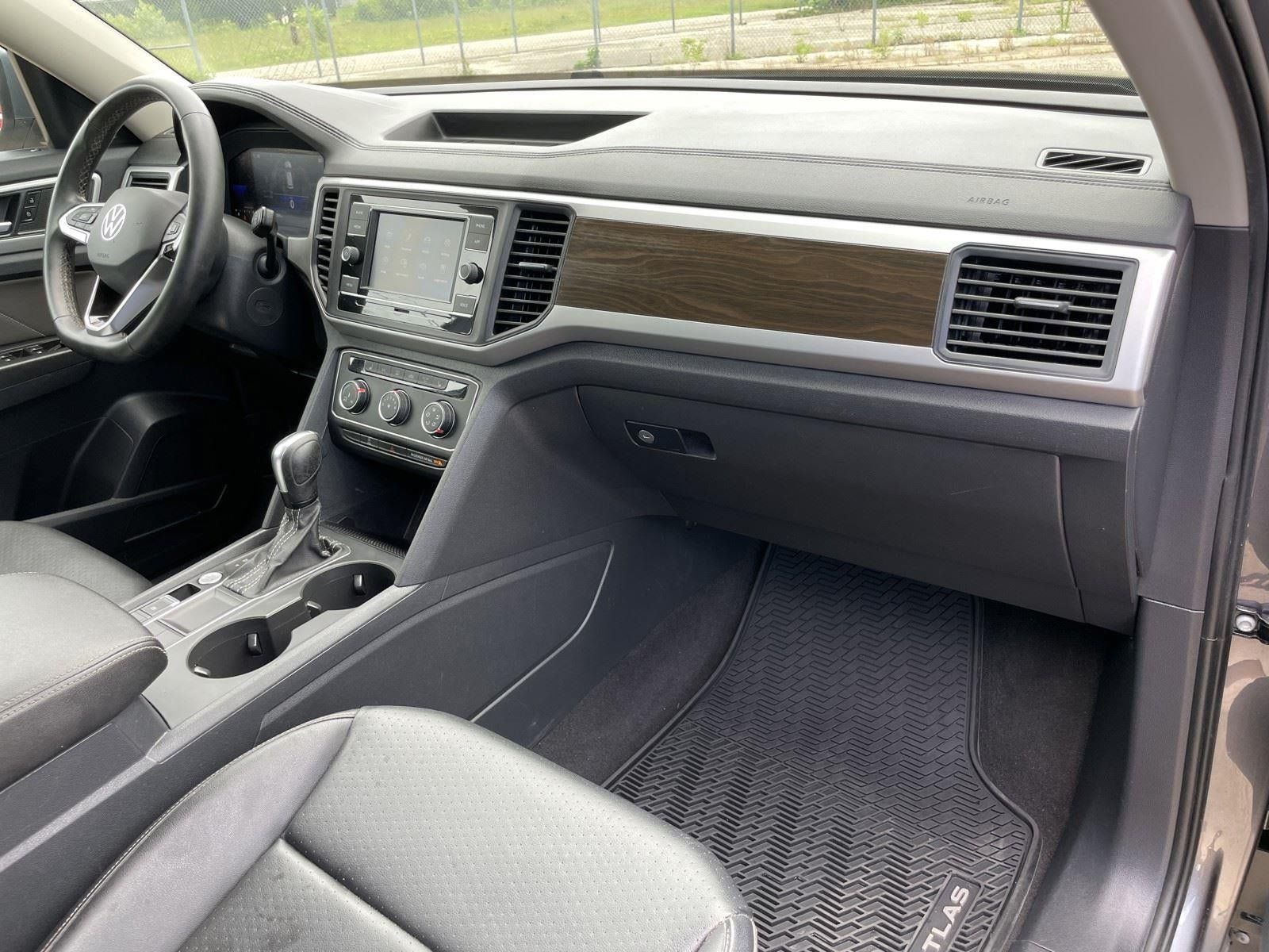 Used 2022 Volkswagen Atlas SE FWD image 46