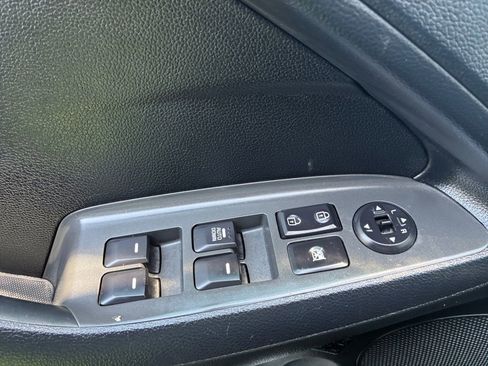 Used 2018 Kia Forte S image 25