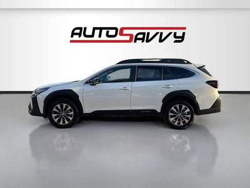 Used 2025 Subaru Outback Limited AWD/4WD image 4