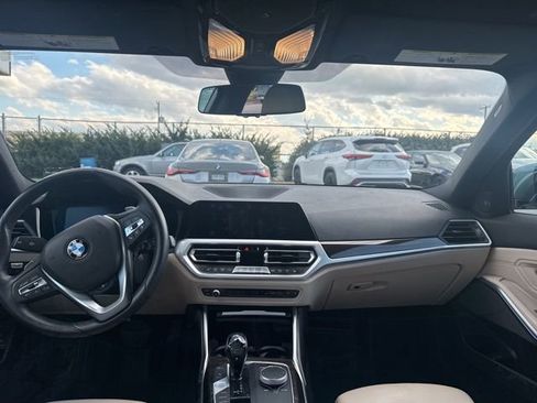 Used 2020 BMW 330i xDrive Sedan w/ Premium Package image 18
