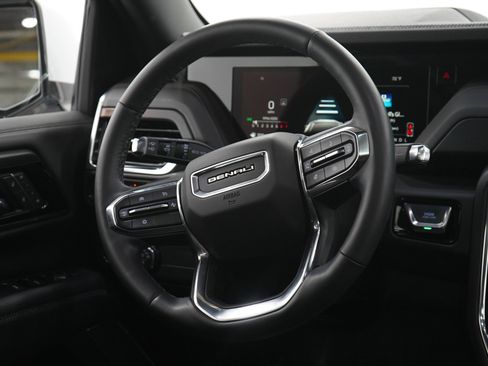 Used 2025 GMC Yukon XL Denali w/ Sun & Power Step Package AWD/4WD image 15