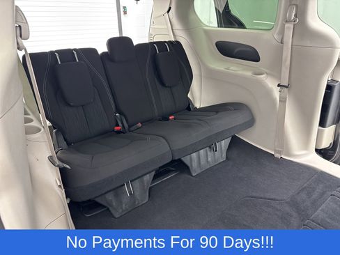 Used 2022 Chrysler Voyager LX FWD image 29