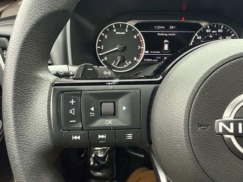 Used 2023 Nissan Rogue SV image 31