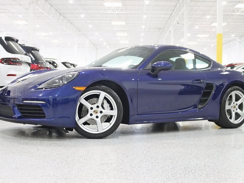 Used 2020 Porsche 718 Cayman image 3