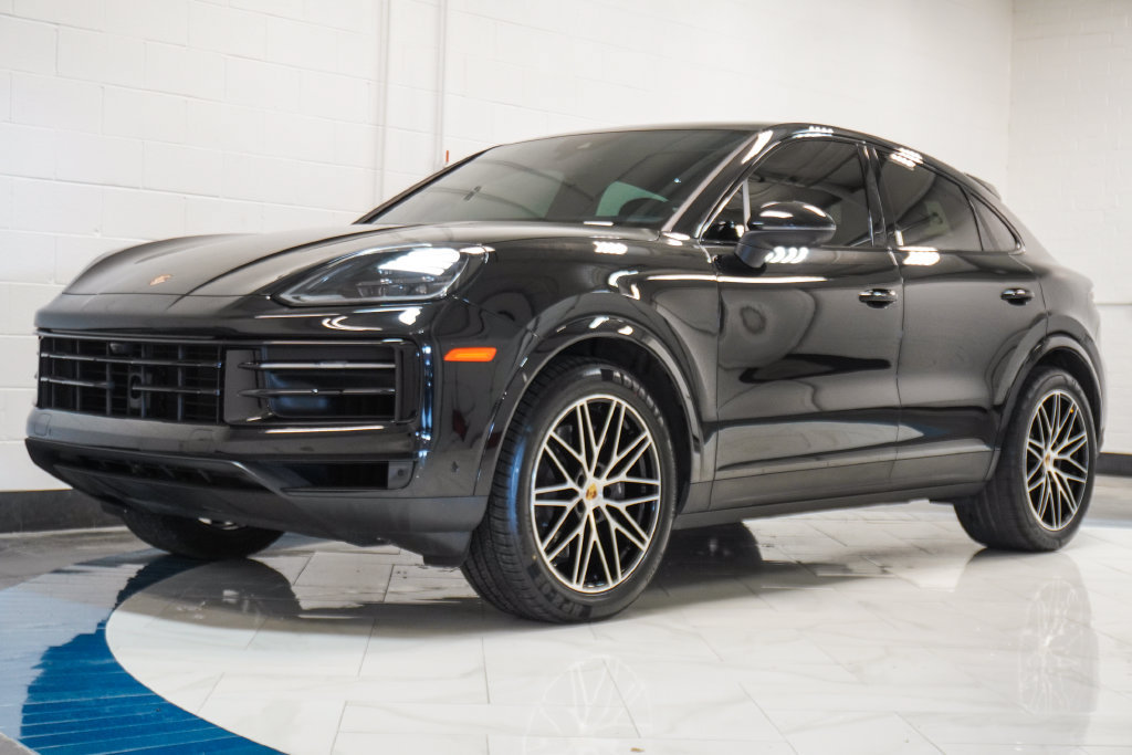 Used 2024 Porsche Cayenne Coupe AWD/4WD image 4