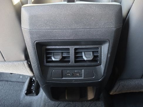 Used 2024 Chevrolet Colorado Z71 w/ Z71 Convenience Package 2 image 16