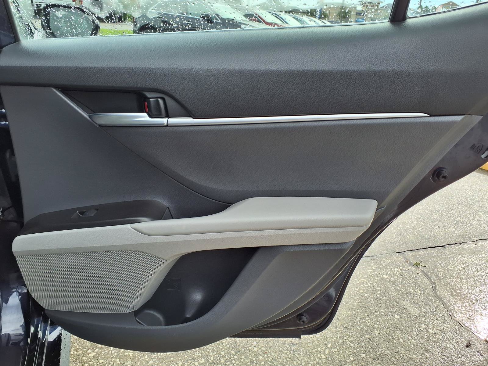 Used 2022 Toyota Camry LE FWD image 11