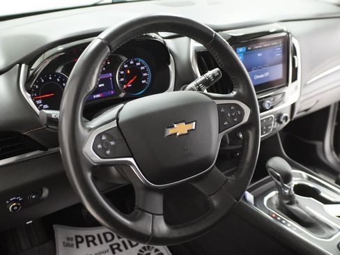 Used 2021 Chevrolet Traverse LT FWD image 19