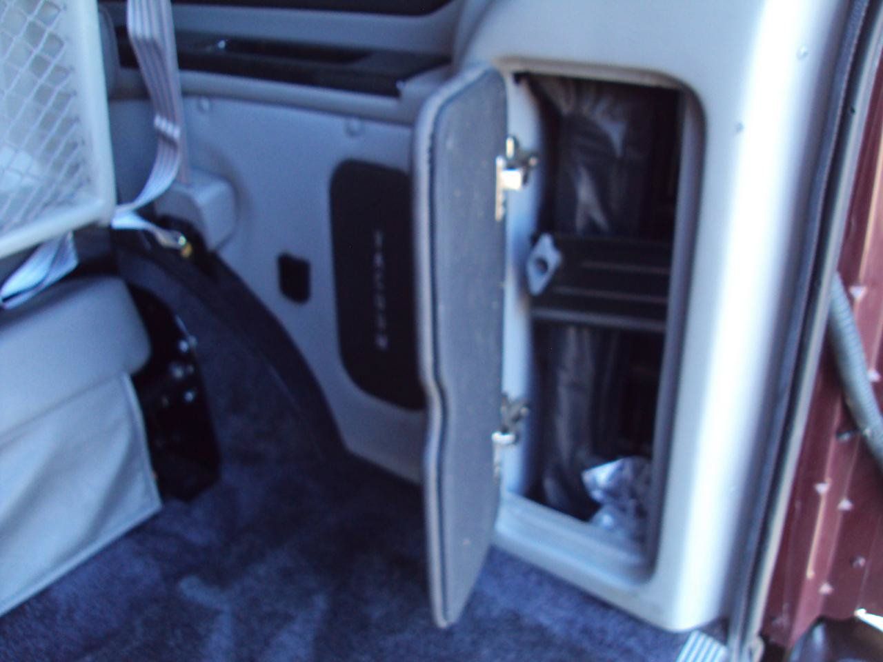 Used 2017 Chevrolet Express 2500 RWD image 15