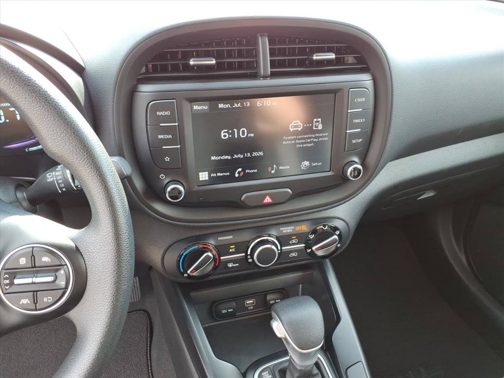 Used 2025 Kia Soul LX w/ LX Technology Package FWD image 26