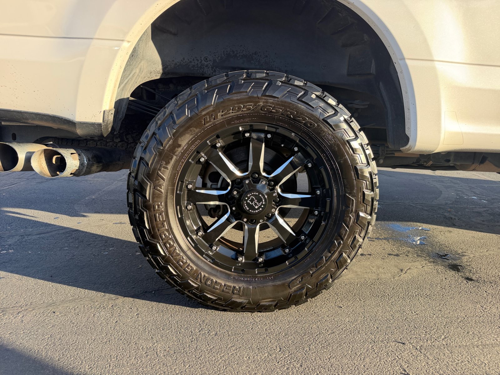 Used 2019 Ford F350 Platinum w/ Platinum Ultimate Package AWD/4WD image 26
