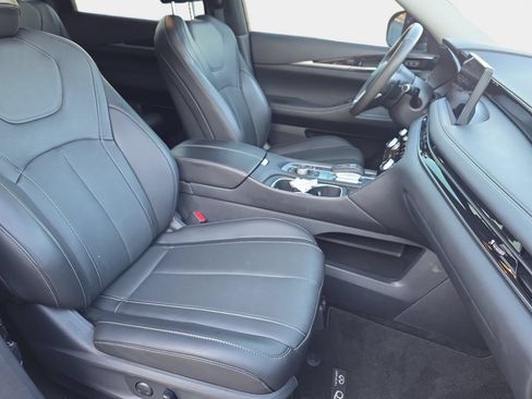 Certified 2025 INFINITI QX60 Pure FWD image 10