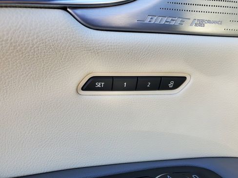 Used 2023 Cadillac XT6 Premium Luxury image 20