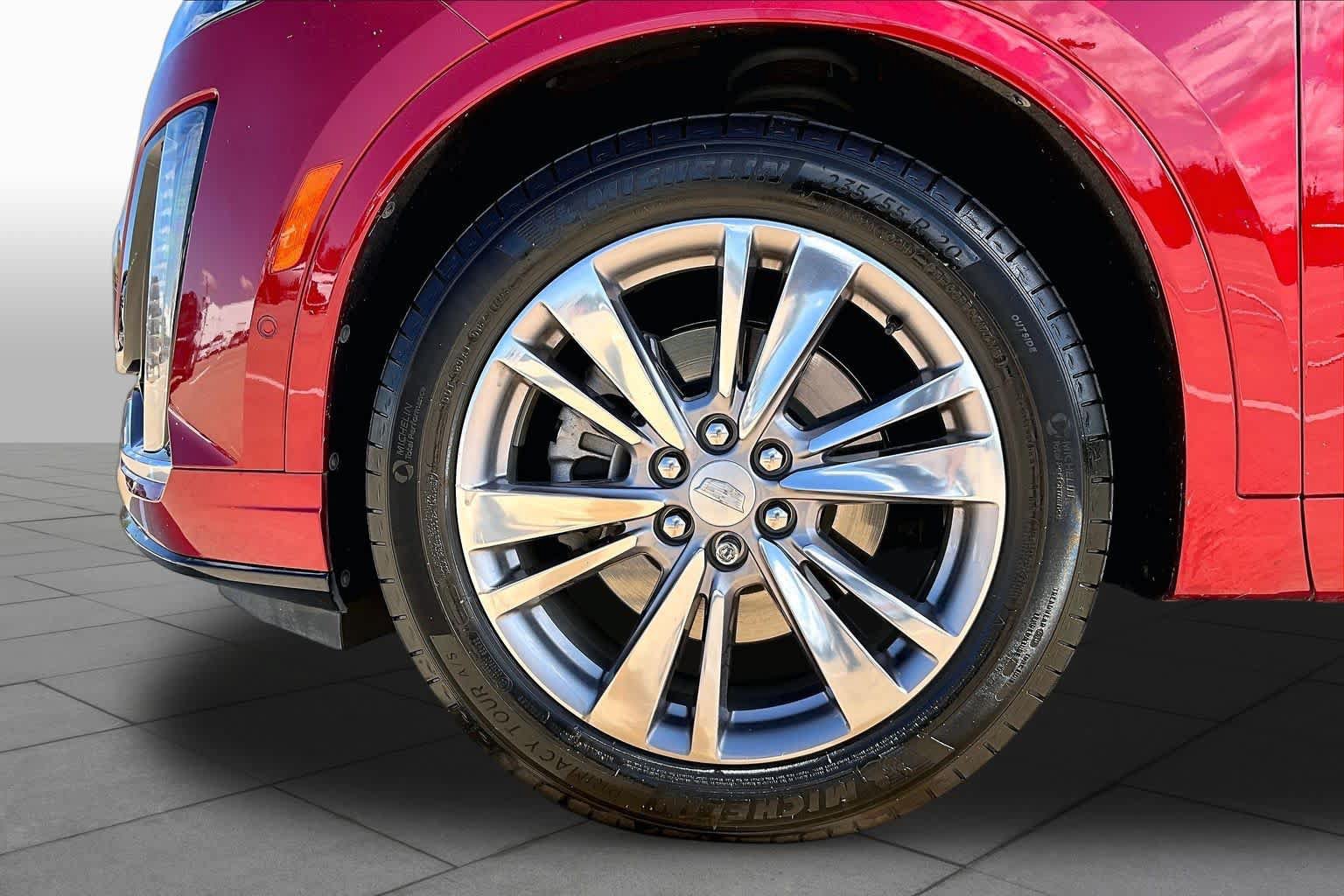 Used 2023 Cadillac XT6 Premium Luxury w/ Technology Package FWD image 11