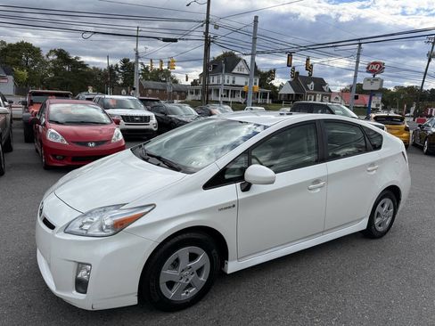 Used 2011 Toyota Prius Three image 1