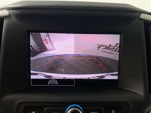 Used 2024 GMC Terrain SLE w/ Driver Convenience Package FWD image 17