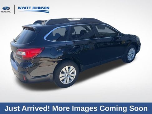 Used 2019 Subaru Outback 2.5i Premium image 8