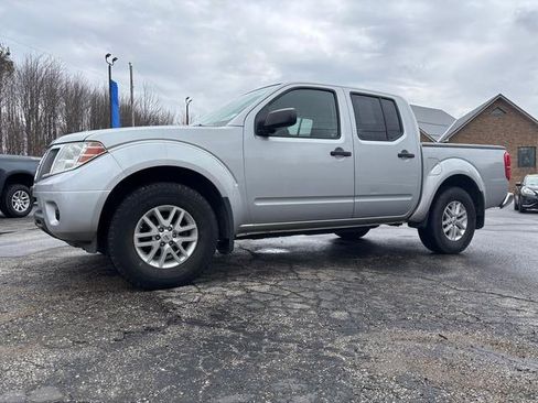 Used 2018 Nissan Frontier SV AWD/4WD image 3