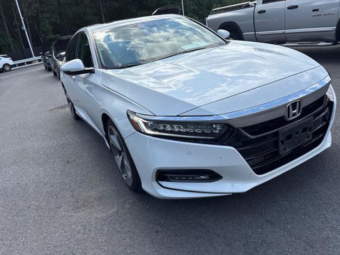 Used 2020 Honda Accord Touring image 5