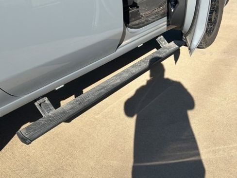 Used 2024 GMC Sierra 2500 AT4 w/ Technology Package image 4