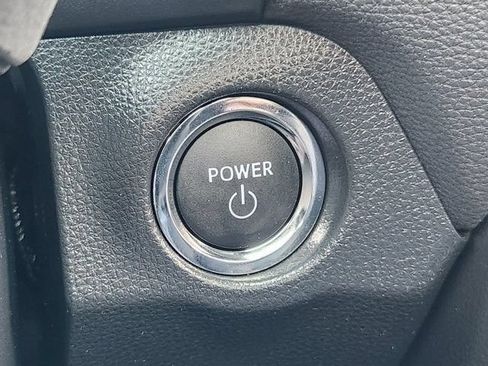 Used 2025 Toyota RAV4 XLE AWD/4WD image 21