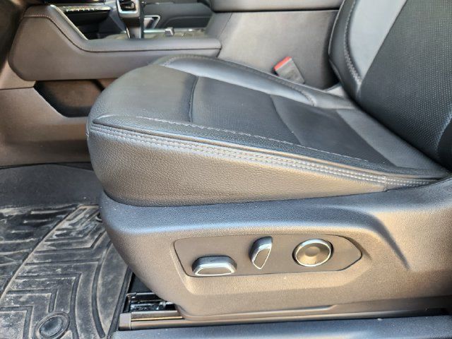 Used 2025 GMC Sierra 1500 Denali AWD/4WD image 23