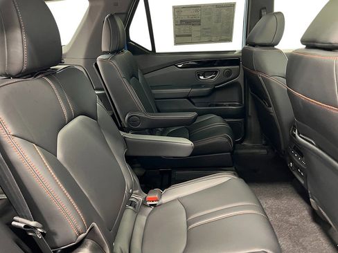 New 2025 Honda Pilot TrailSport image 34