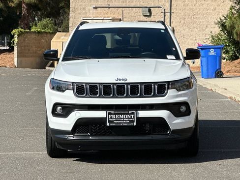 Used 2024 Jeep Compass Latitude AWD/4WD image 8