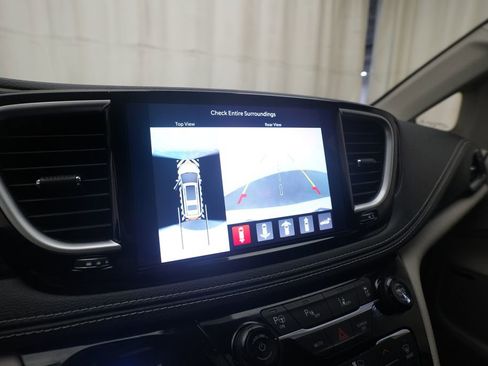 Used 2022 Chrysler Pacifica Limited FWD image 21