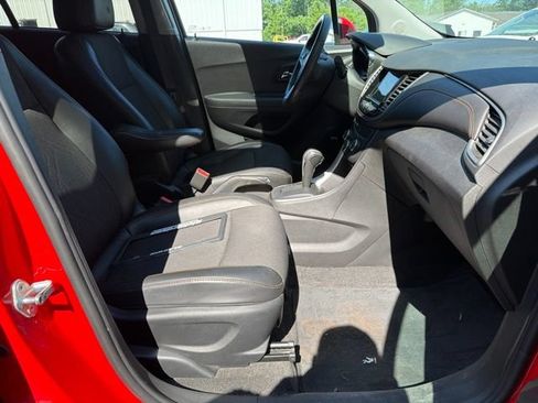 Certified 2018 Chevrolet Trax LT w/ Sun & Sound Package AWD/4WD image 16