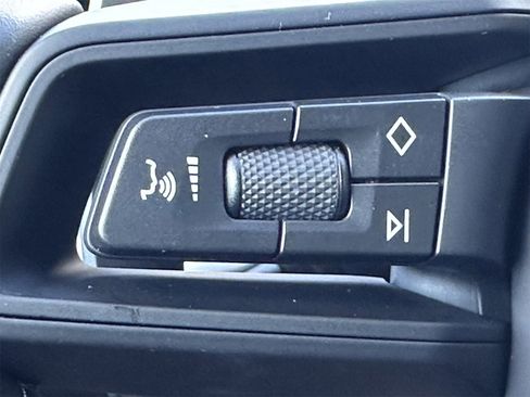 Certified 2024 Porsche Cayenne Coupe image 25