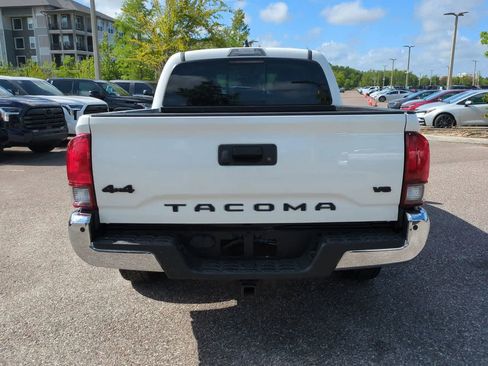 Certified 2020 Toyota Tacoma SR5 AWD/4WD image 5