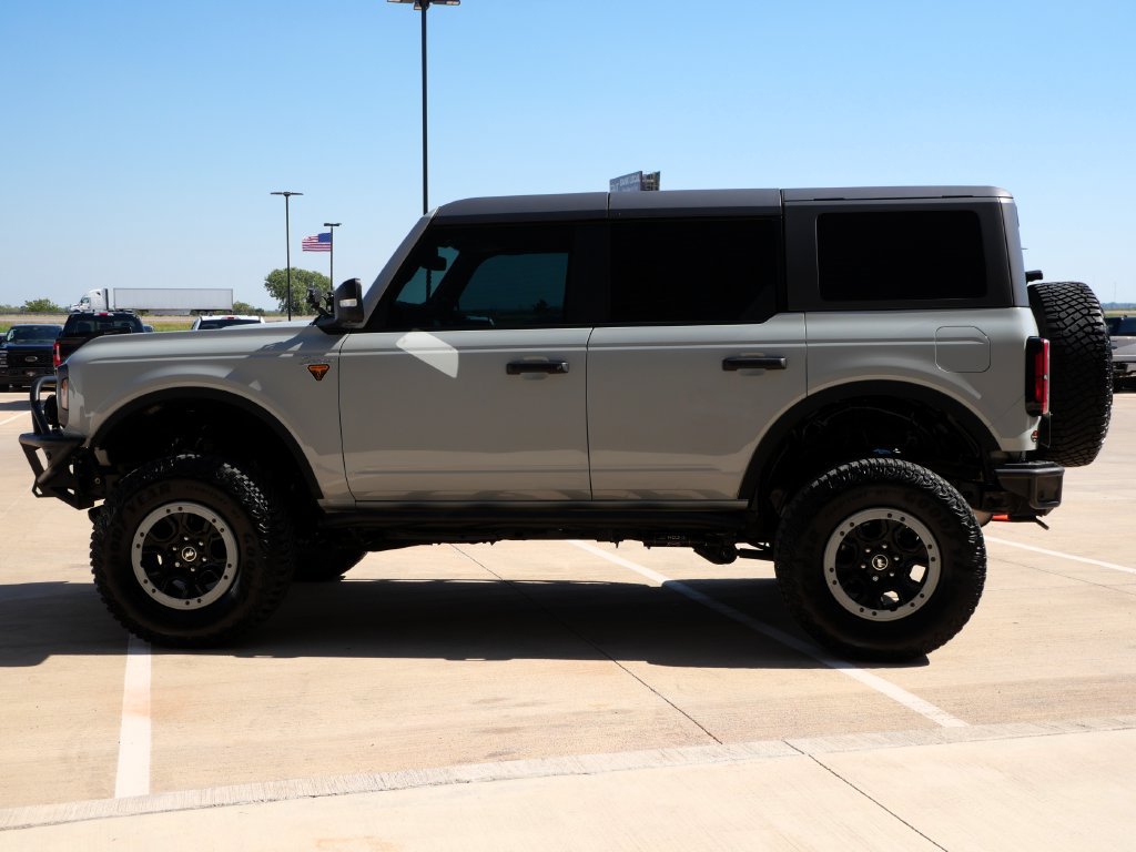 Used 2022 Ford Bronco Badlands AWD/4WD image 3