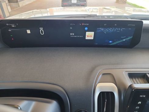 Used 2025 Ford Expedition Active image 16