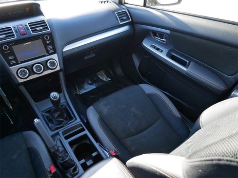 Used 2017 Subaru Crosstrek 2.0i Premium image 14