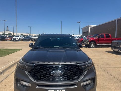 Used 2020 Ford Explorer ST AWD/4WD image 2