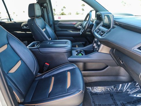 Used 2024 GMC Yukon AT4 w/ AT4 Premium Package AWD/4WD image 13