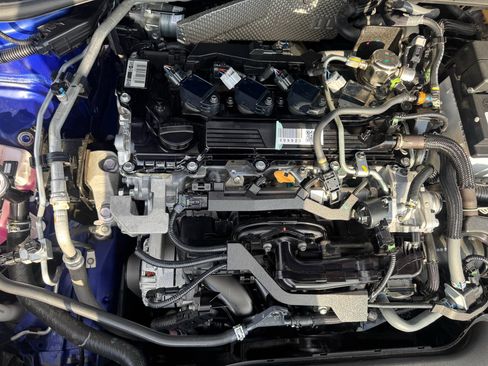 Used 2025 Toyota Corolla Cross LE w/ Moonroof Package image 27