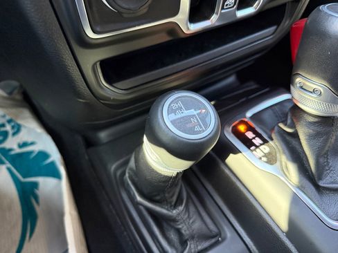 Used 2021 Jeep Wrangler Unlimited Sahara image 22