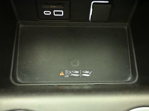 Used 2021 Chevrolet Suburban High Country AWD/4WD image 34