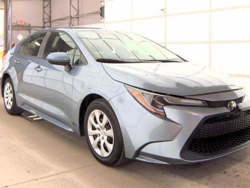 Used 2022 Toyota Corolla LE FWD image 4