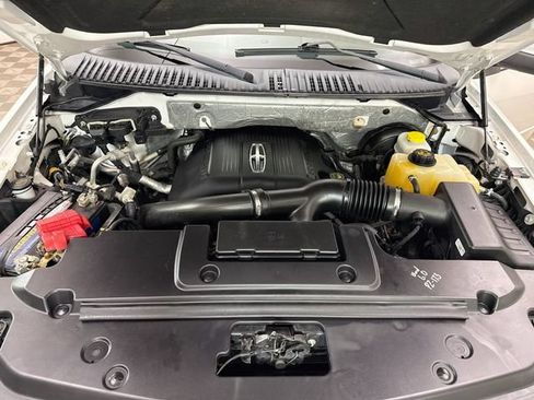Used 2017 Lincoln Navigator L Select RWD image 34