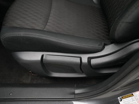 Used 2020 Nissan Rogue SV image 28