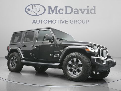 Used 2018 Jeep Wrangler Unlimited Sahara AWD/4WD image 24