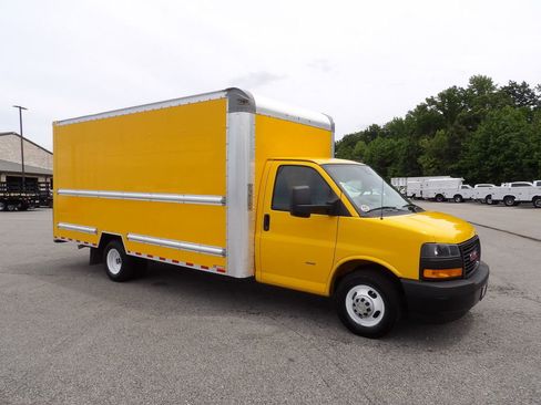 Used 2022 GMC Savana 3500 Extended w/ Power Convenience Package RWD image 10
