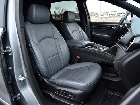 Used 2024 Buick Enclave Premium image 24